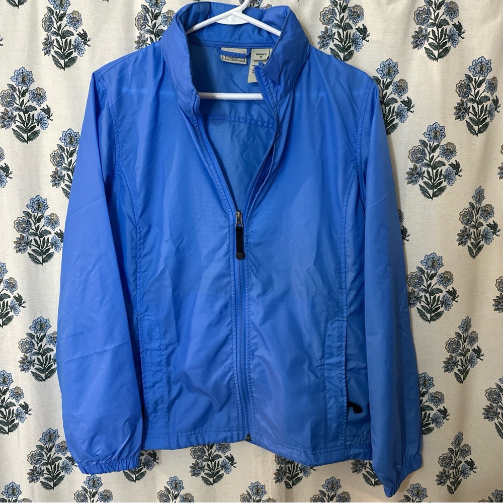 LL Bean Womens Windbreaker Size M Blue Rain Jacket Lightweight Full Zip Hooded